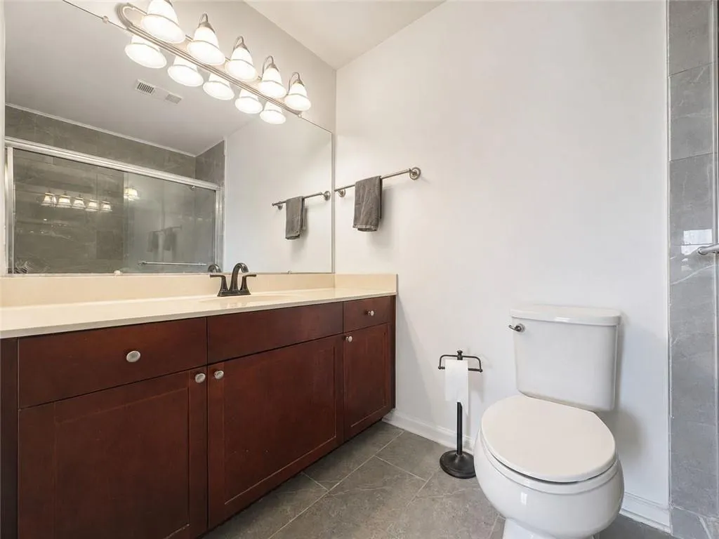 2657 Lenox Road Ne Bldg G #90, Atlanta, Georgia 30324, 1 Bedroom Bedrooms, 0 ,1 BathroomBathrooms,Residential,For Sale,2657 Lenox Road Ne Bldg G #90,7801221