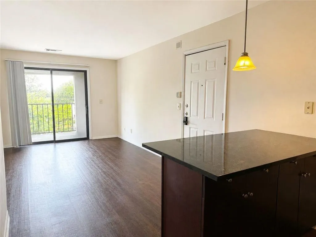 2657 Lenox Road Ne Bldg G #90, Atlanta, Georgia 30324, 1 Bedroom Bedrooms, 0 ,1 BathroomBathrooms,Residential,For Sale,2657 Lenox Road Ne Bldg G #90,7801221