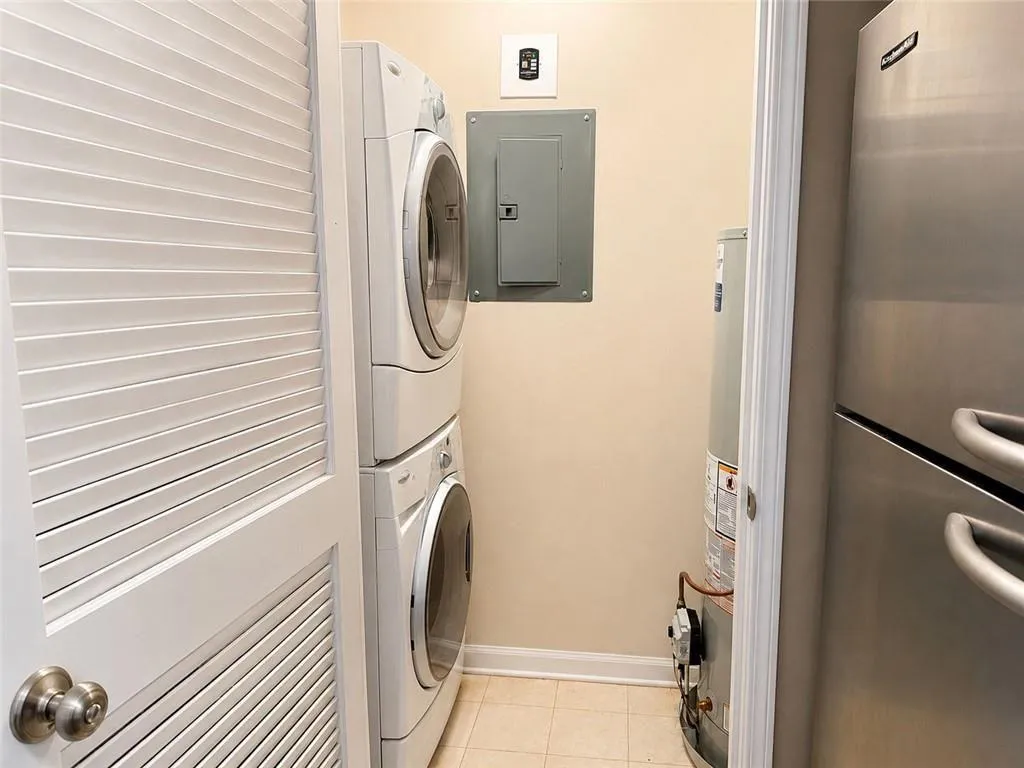 2657 Lenox Road Ne Bldg G #90, Atlanta, Georgia 30324, 1 Bedroom Bedrooms, 0 ,1 BathroomBathrooms,Residential,For Sale,2657 Lenox Road Ne Bldg G #90,7801221