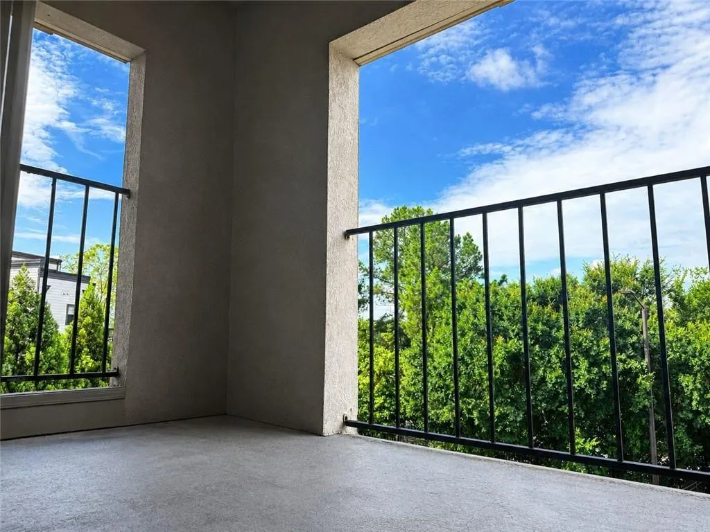 2657 Lenox Road Ne Bldg G #90, Atlanta, Georgia 30324, 1 Bedroom Bedrooms, 0 ,1 BathroomBathrooms,Residential,For Sale,2657 Lenox Road Ne Bldg G #90,7801221