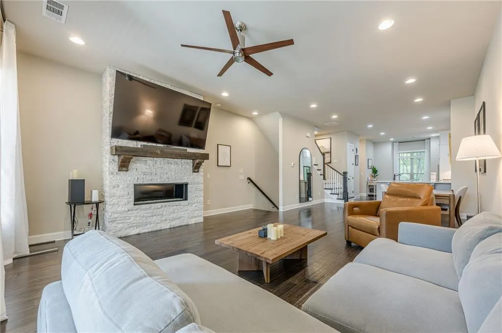 243 Franklin Road, Atlanta, Georgia 30342, 3 Bedrooms Bedrooms, ,3 BathroomsBathrooms,Residential,For Sale,243 Franklin Road,7721645