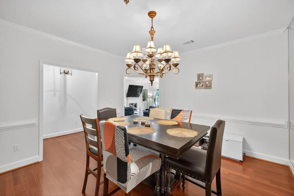 2865 Lenox Road Ne Unit 207, Atlanta, Georgia 30324, 2 Bedrooms Bedrooms, ,2 BathroomsBathrooms,Residential,For Sale,2865 Lenox Road Ne Unit 207,7650323