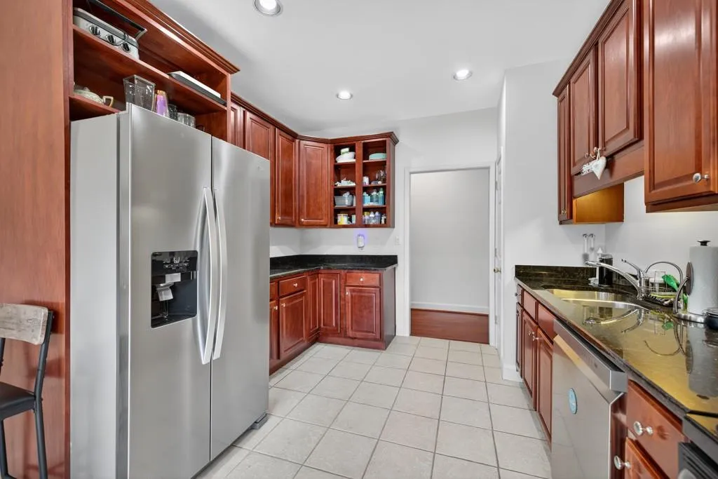 2865 Lenox Road Ne Unit 207, Atlanta, Georgia 30324, 2 Bedrooms Bedrooms, ,2 BathroomsBathrooms,Residential,For Sale,2865 Lenox Road Ne Unit 207,7650323