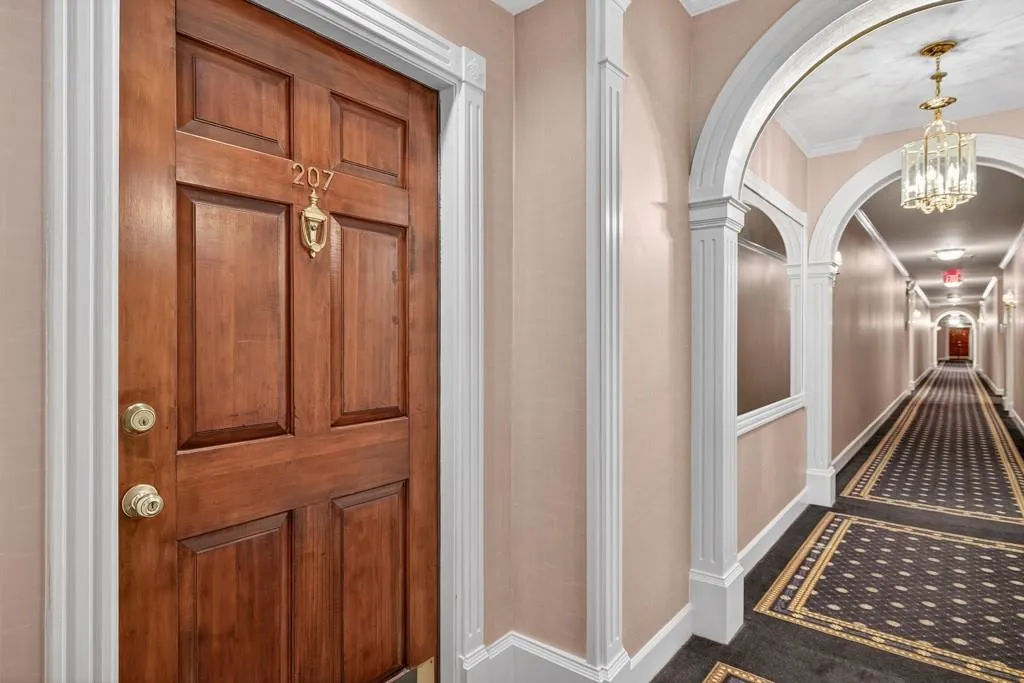 2865 Lenox Road Ne Unit 207, Atlanta, Georgia 30324, 2 Bedrooms Bedrooms, ,2 BathroomsBathrooms,Residential,For Sale,2865 Lenox Road Ne Unit 207,7650323