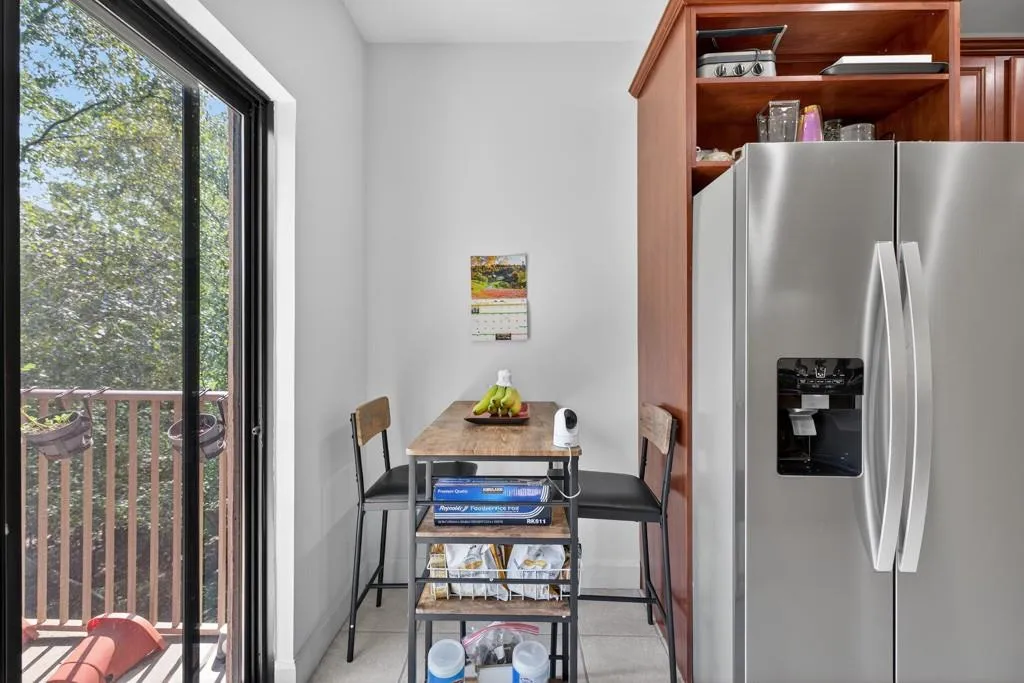 2865 Lenox Road Ne Unit 207, Atlanta, Georgia 30324, 2 Bedrooms Bedrooms, ,2 BathroomsBathrooms,Residential,For Sale,2865 Lenox Road Ne Unit 207,7650323