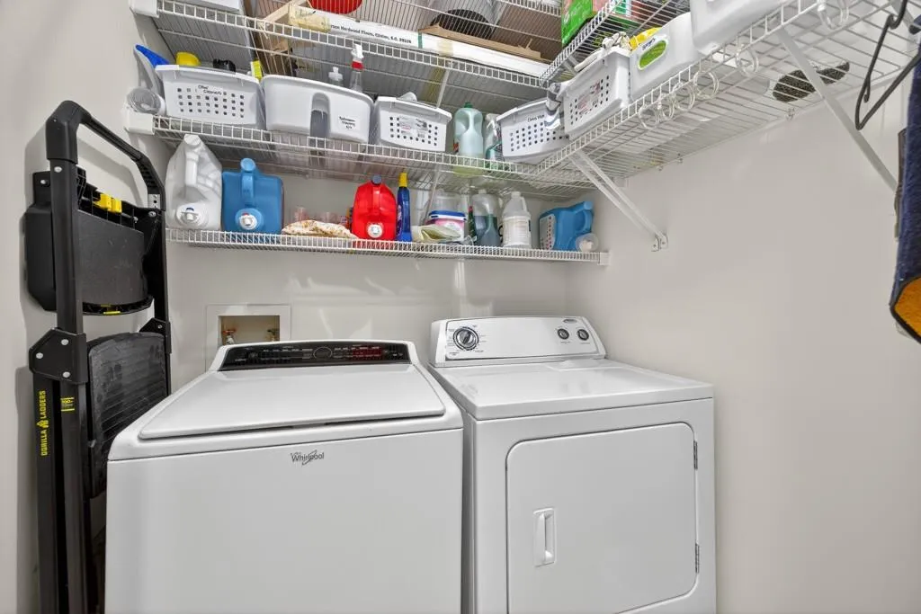 2865 Lenox Road Ne Unit 207, Atlanta, Georgia 30324, 2 Bedrooms Bedrooms, ,2 BathroomsBathrooms,Residential,For Sale,2865 Lenox Road Ne Unit 207,7650323