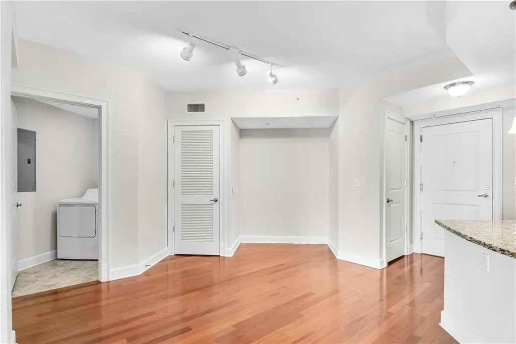 200 River Vista Drive Unit 220, Atlanta, Georgia 30339, 2 Bedrooms Bedrooms, ,2 BathroomsBathrooms,Residential,Sold,200 River Vista Drive Unit 220,7175003