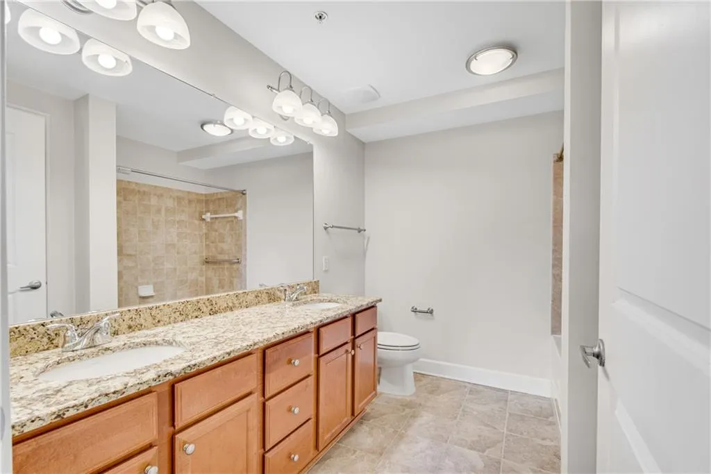 200 River Vista Drive Unit 220, Atlanta, Georgia 30339, 2 Bedrooms Bedrooms, ,2 BathroomsBathrooms,Residential,Sold,200 River Vista Drive Unit 220,7175003