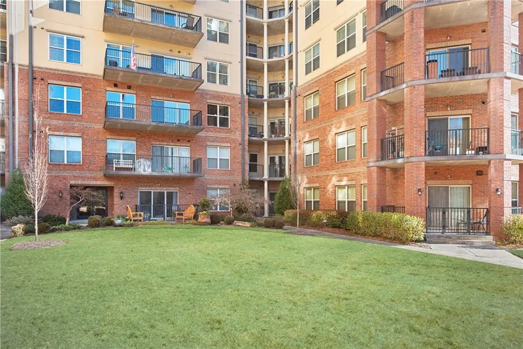 200 River Vista Drive Unit 220, Atlanta, Georgia 30339, 2 Bedrooms Bedrooms, ,2 BathroomsBathrooms,Residential,Sold,200 River Vista Drive Unit 220,7175003