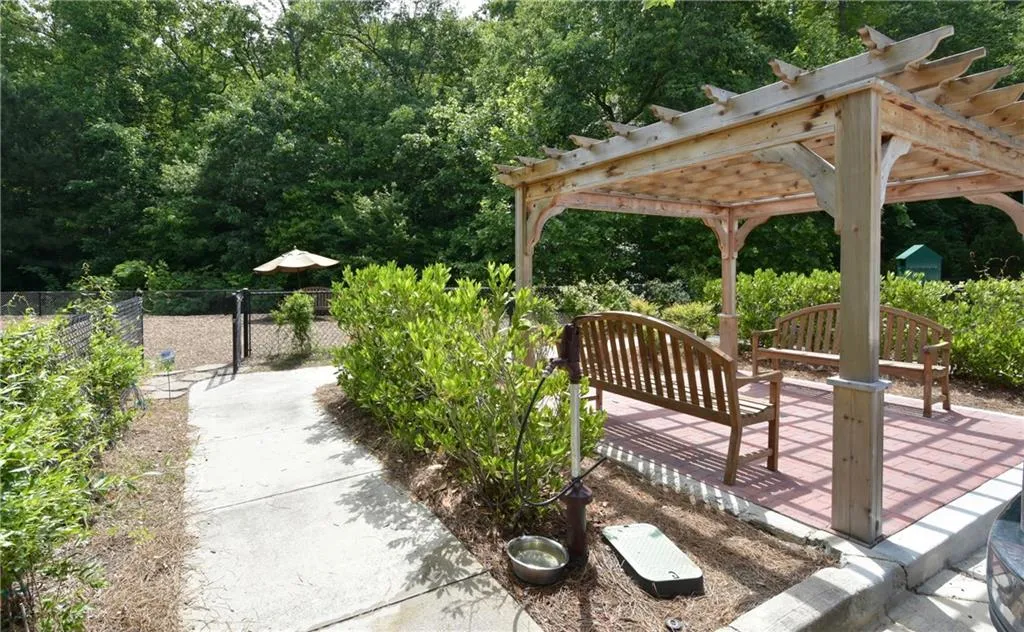 200 River Vista Drive Unit 220, Atlanta, Georgia 30339, 2 Bedrooms Bedrooms, ,2 BathroomsBathrooms,Residential,Sold,200 River Vista Drive Unit 220,7175003