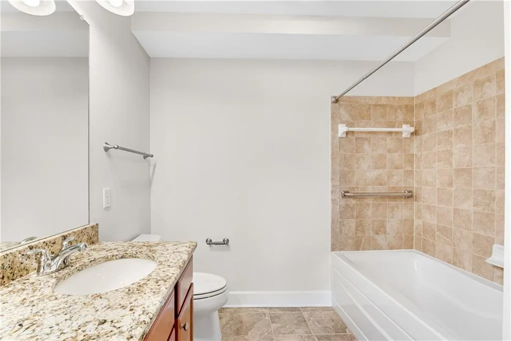 200 River Vista Drive Unit 220, Atlanta, Georgia 30339, 2 Bedrooms Bedrooms, ,2 BathroomsBathrooms,Residential,Sold,200 River Vista Drive Unit 220,7175003