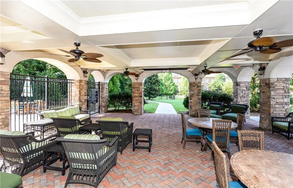 200 River Vista Drive Unit 220, Atlanta, Georgia 30339, 2 Bedrooms Bedrooms, ,2 BathroomsBathrooms,Residential,Sold,200 River Vista Drive Unit 220,7175003
