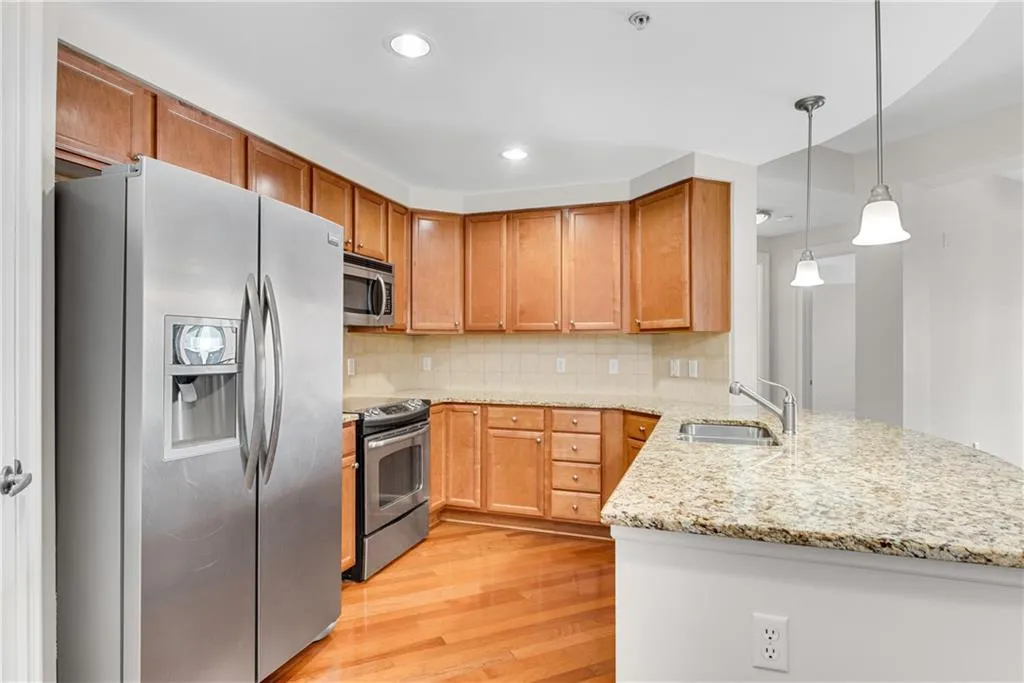 200 River Vista Drive Unit 220, Atlanta, Georgia 30339, 2 Bedrooms Bedrooms, ,2 BathroomsBathrooms,Residential,Sold,200 River Vista Drive Unit 220,7175003