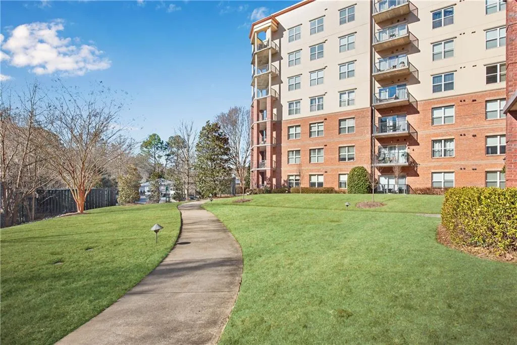 200 River Vista Drive Unit 220, Atlanta, Georgia 30339, 2 Bedrooms Bedrooms, ,2 BathroomsBathrooms,Residential,Sold,200 River Vista Drive Unit 220,7175003
