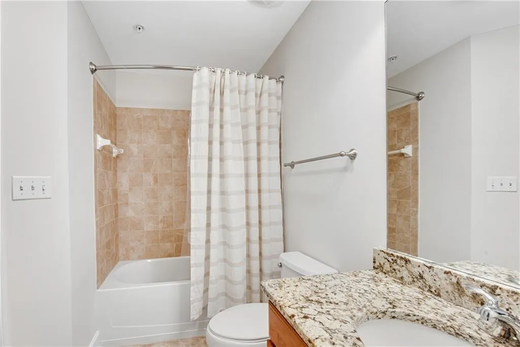 200 River Vista Drive Unit 220, Atlanta, Georgia 30339, 2 Bedrooms Bedrooms, ,2 BathroomsBathrooms,Residential,Sold,200 River Vista Drive Unit 220,7175003