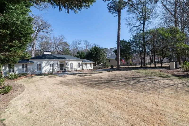 139 W Paces Ferry Road Nw, Atlanta, Georgia 30305, 5 Bedrooms Bedrooms, ,5 BathroomsBathrooms,Residential,For Sale,139 W Paces Ferry Road Nw,7554341