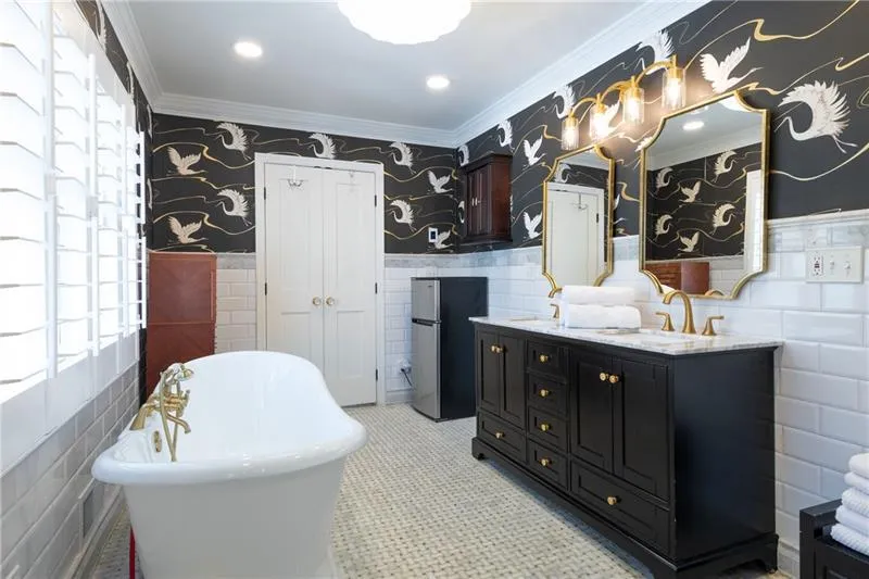139 W Paces Ferry Road Nw, Atlanta, Georgia 30305, 5 Bedrooms Bedrooms, ,5 BathroomsBathrooms,Residential,For Sale,139 W Paces Ferry Road Nw,7554341