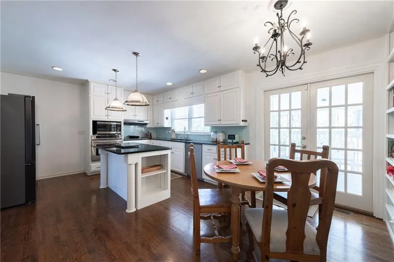 139 W Paces Ferry Road Nw, Atlanta, Georgia 30305, 5 Bedrooms Bedrooms, ,5 BathroomsBathrooms,Residential,For Sale,139 W Paces Ferry Road Nw,7554341