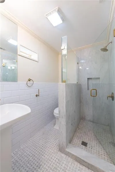 139 W Paces Ferry Road Nw, Atlanta, Georgia 30305, 5 Bedrooms Bedrooms, ,5 BathroomsBathrooms,Residential,For Sale,139 W Paces Ferry Road Nw,7554341