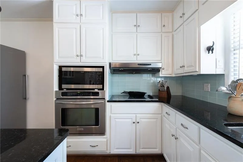 139 W Paces Ferry Road Nw, Atlanta, Georgia 30305, 5 Bedrooms Bedrooms, ,5 BathroomsBathrooms,Residential,For Sale,139 W Paces Ferry Road Nw,7554341
