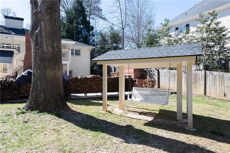 139 W Paces Ferry Road Nw, Atlanta, Georgia 30305, 5 Bedrooms Bedrooms, ,5 BathroomsBathrooms,Residential,For Sale,139 W Paces Ferry Road Nw,7554341