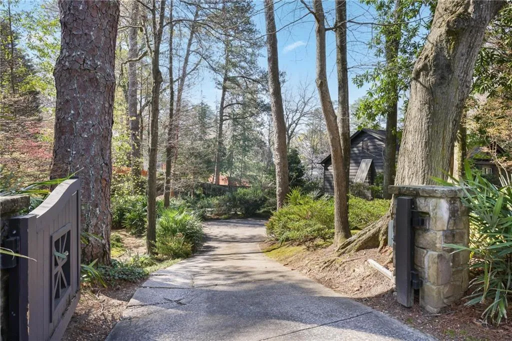 787 Piedmont Way Ne, Atlanta, Georgia 30324, 3 Bedrooms Bedrooms, 0 ,2 BathroomsBathrooms,Residential,For Sale,787 Piedmont Way Ne,7743959