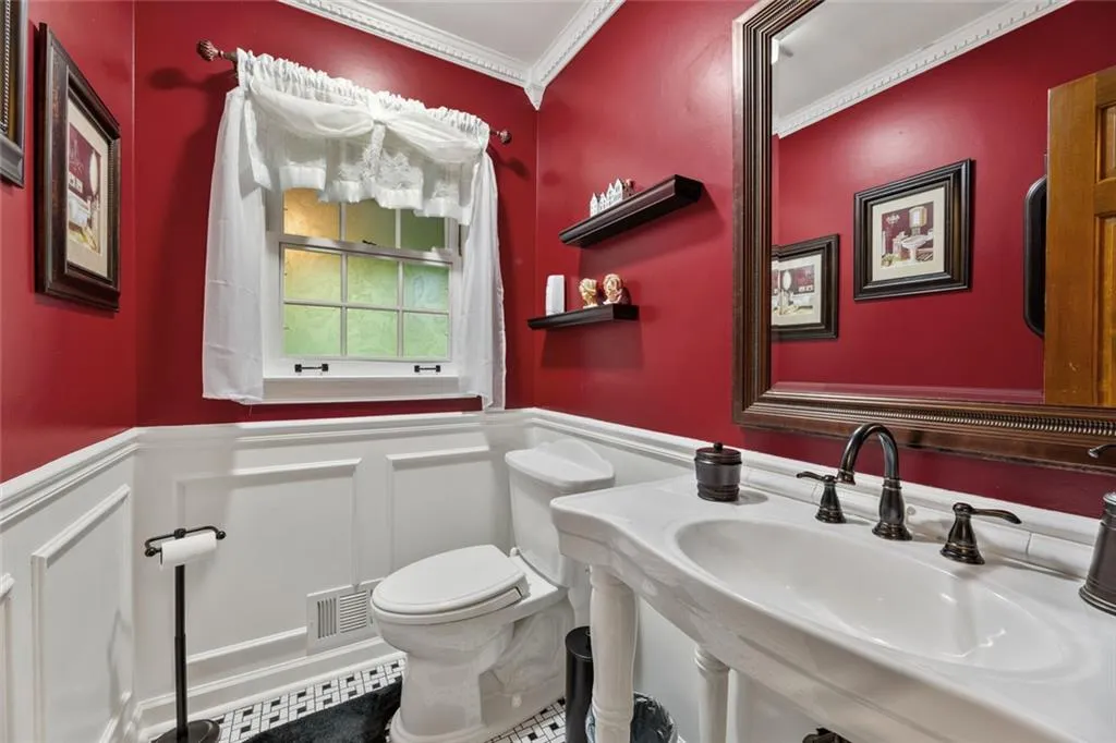 Main Level Half Bath.jpg