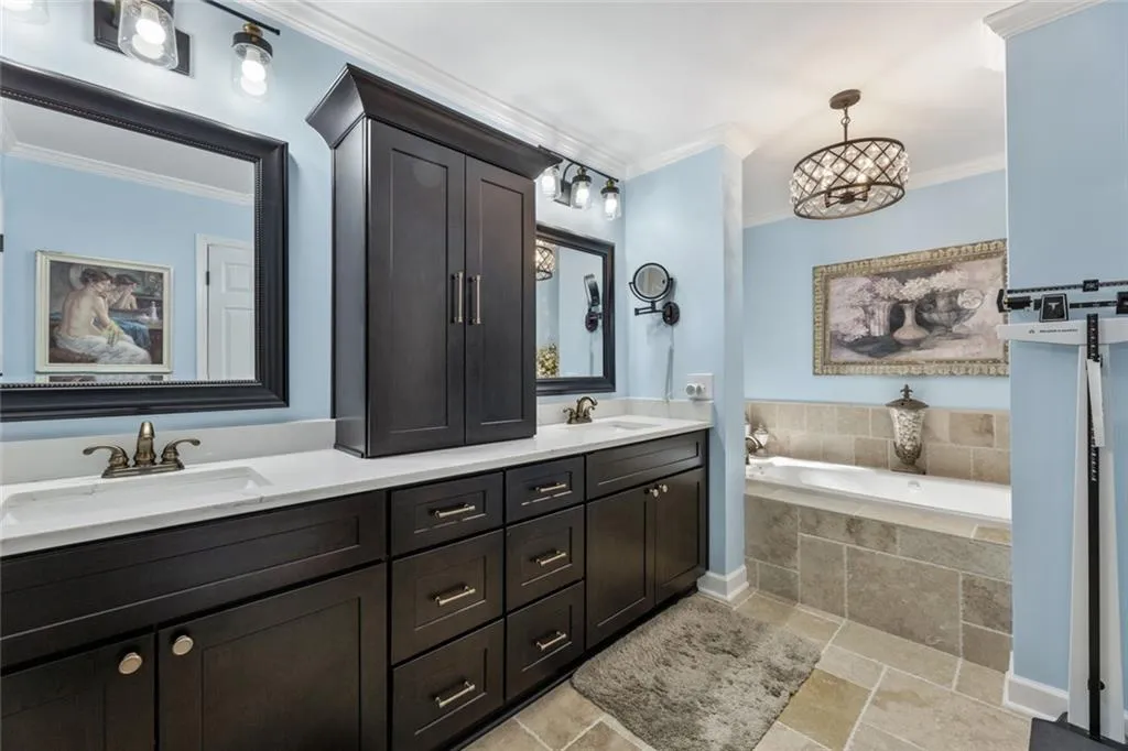 Master Bath with Tub.jpg