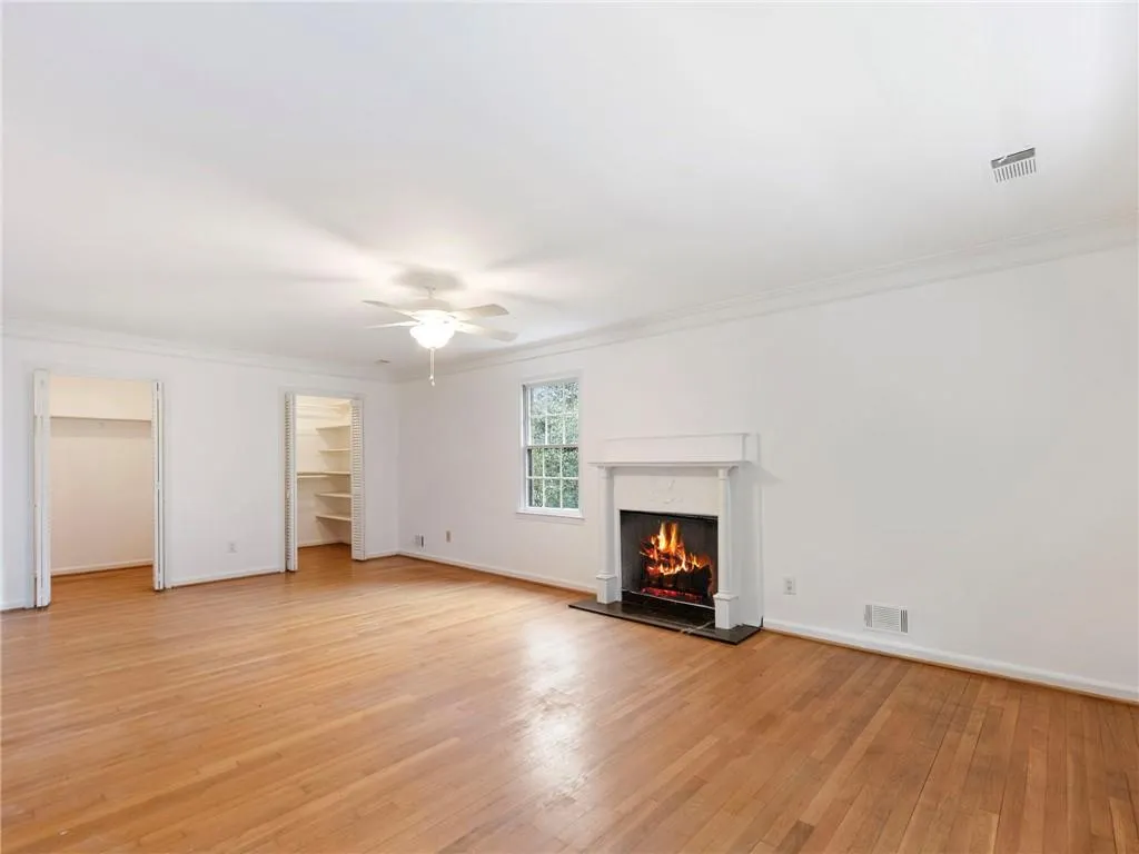 955 Landmark Drive, Atlanta, Georgia 30342, 4 Bedrooms Bedrooms, ,3 BathroomsBathrooms,Residential,For Sale,955 Landmark Drive,7719528