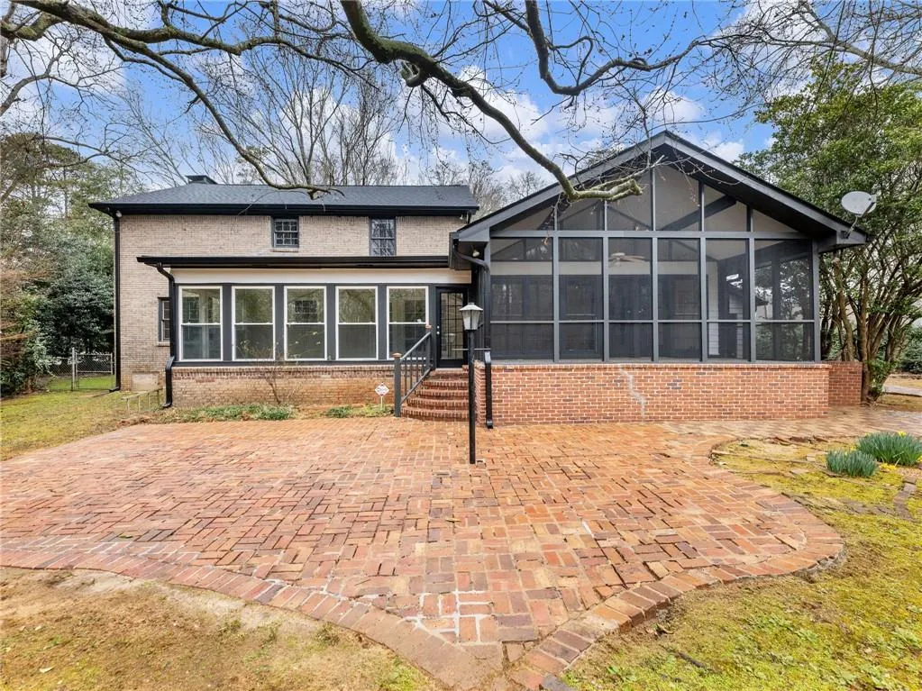 955 Landmark Drive, Atlanta, Georgia 30342, 4 Bedrooms Bedrooms, ,3 BathroomsBathrooms,Residential,For Sale,955 Landmark Drive,7719528