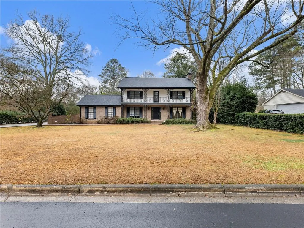 955 Landmark Drive, Atlanta, Georgia 30342, 4 Bedrooms Bedrooms, ,3 BathroomsBathrooms,Residential,For Sale,955 Landmark Drive,7719528