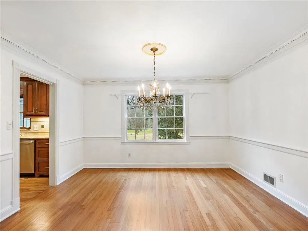 955 Landmark Drive, Atlanta, Georgia 30342, 4 Bedrooms Bedrooms, ,3 BathroomsBathrooms,Residential,For Sale,955 Landmark Drive,7719528