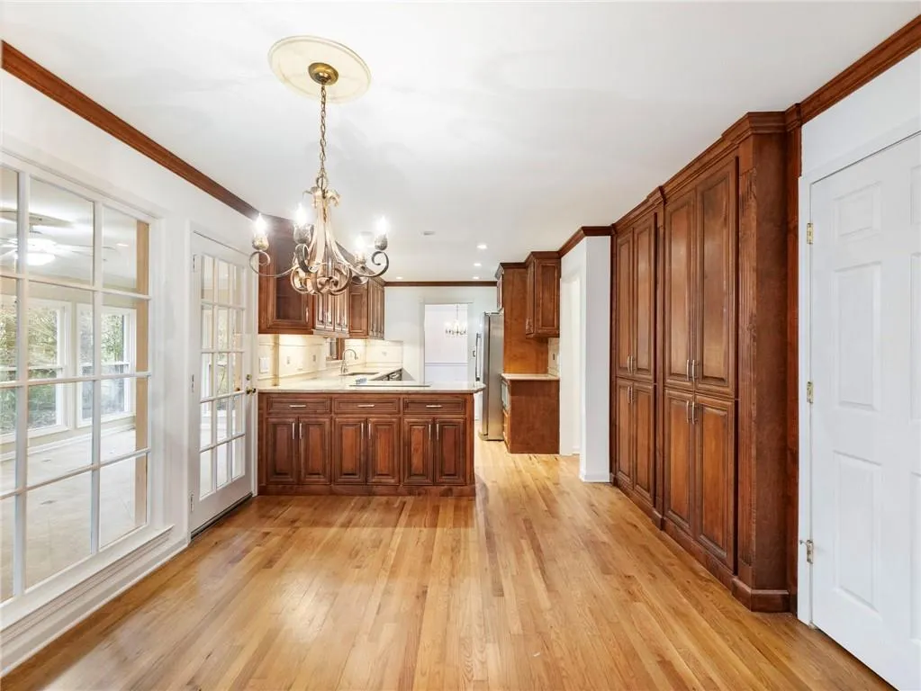 955 Landmark Drive, Atlanta, Georgia 30342, 4 Bedrooms Bedrooms, ,3 BathroomsBathrooms,Residential,For Sale,955 Landmark Drive,7719528