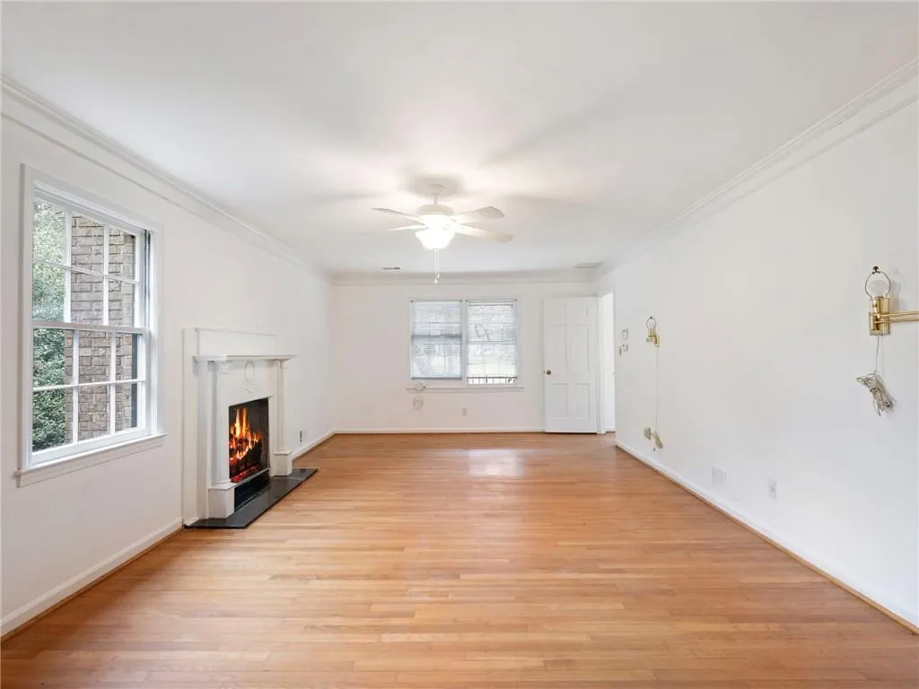 955 Landmark Drive, Atlanta, Georgia 30342, 4 Bedrooms Bedrooms, ,3 BathroomsBathrooms,Residential,For Sale,955 Landmark Drive,7719528