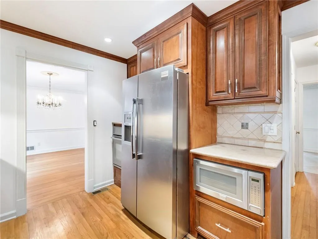 955 Landmark Drive, Atlanta, Georgia 30342, 4 Bedrooms Bedrooms, ,3 BathroomsBathrooms,Residential,For Sale,955 Landmark Drive,7719528
