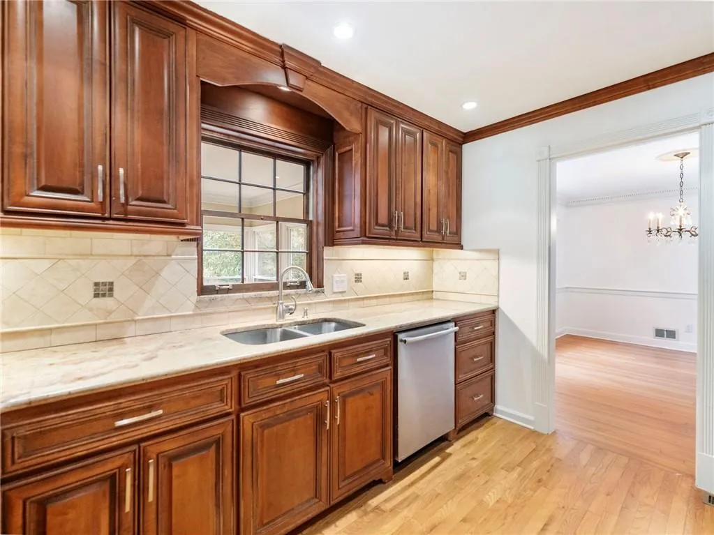 955 Landmark Drive, Atlanta, Georgia 30342, 4 Bedrooms Bedrooms, ,3 BathroomsBathrooms,Residential,For Sale,955 Landmark Drive,7719528