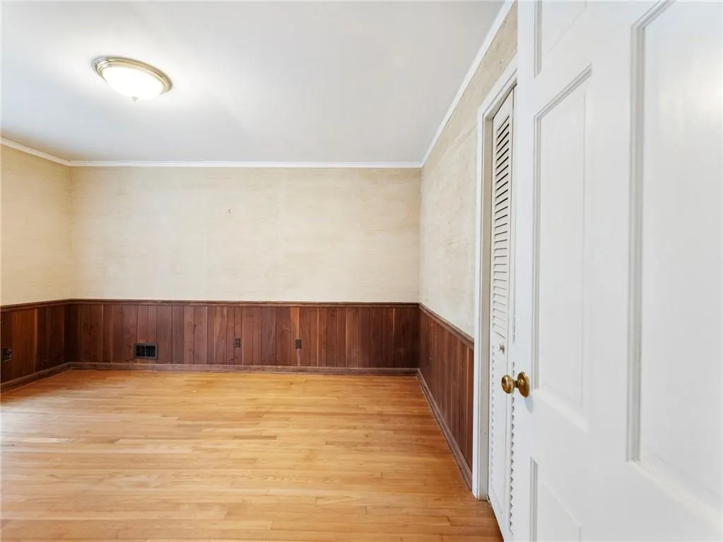 955 Landmark Drive, Atlanta, Georgia 30342, 4 Bedrooms Bedrooms, ,3 BathroomsBathrooms,Residential,For Sale,955 Landmark Drive,7719528