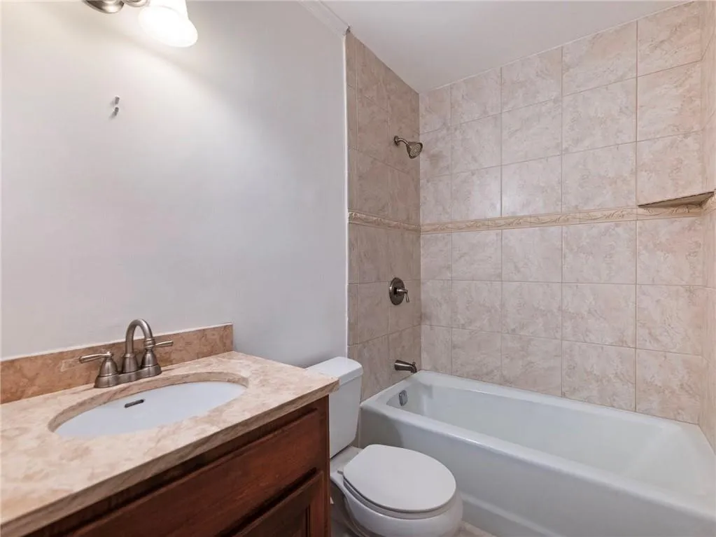 955 Landmark Drive, Atlanta, Georgia 30342, 4 Bedrooms Bedrooms, ,3 BathroomsBathrooms,Residential,For Sale,955 Landmark Drive,7719528