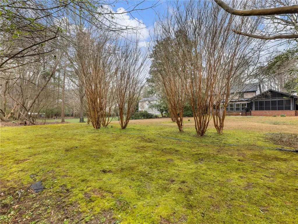 955 Landmark Drive, Atlanta, Georgia 30342, 4 Bedrooms Bedrooms, ,3 BathroomsBathrooms,Residential,For Sale,955 Landmark Drive,7719528