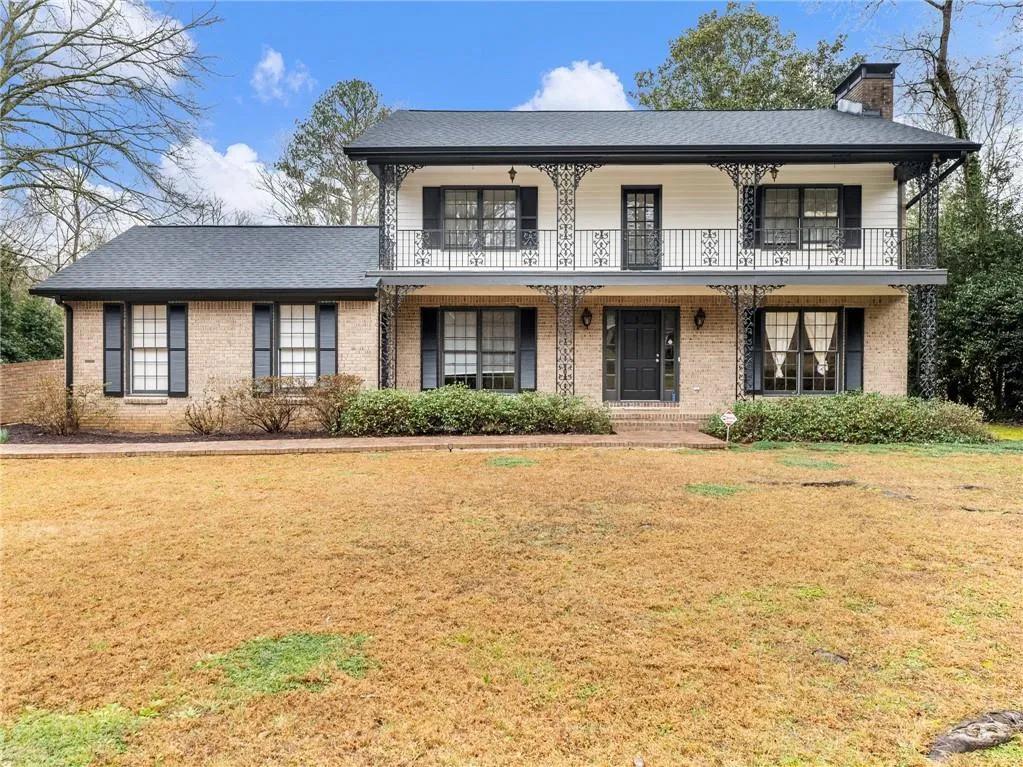 955 Landmark Drive, Atlanta, Georgia 30342, 4 Bedrooms Bedrooms, ,3 BathroomsBathrooms,Residential,For Sale,955 Landmark Drive,7719528