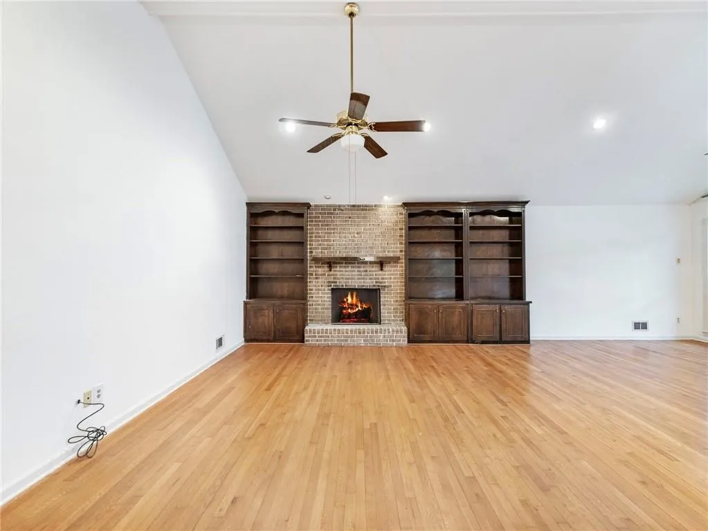 955 Landmark Drive, Atlanta, Georgia 30342, 4 Bedrooms Bedrooms, ,3 BathroomsBathrooms,Residential,For Sale,955 Landmark Drive,7719528