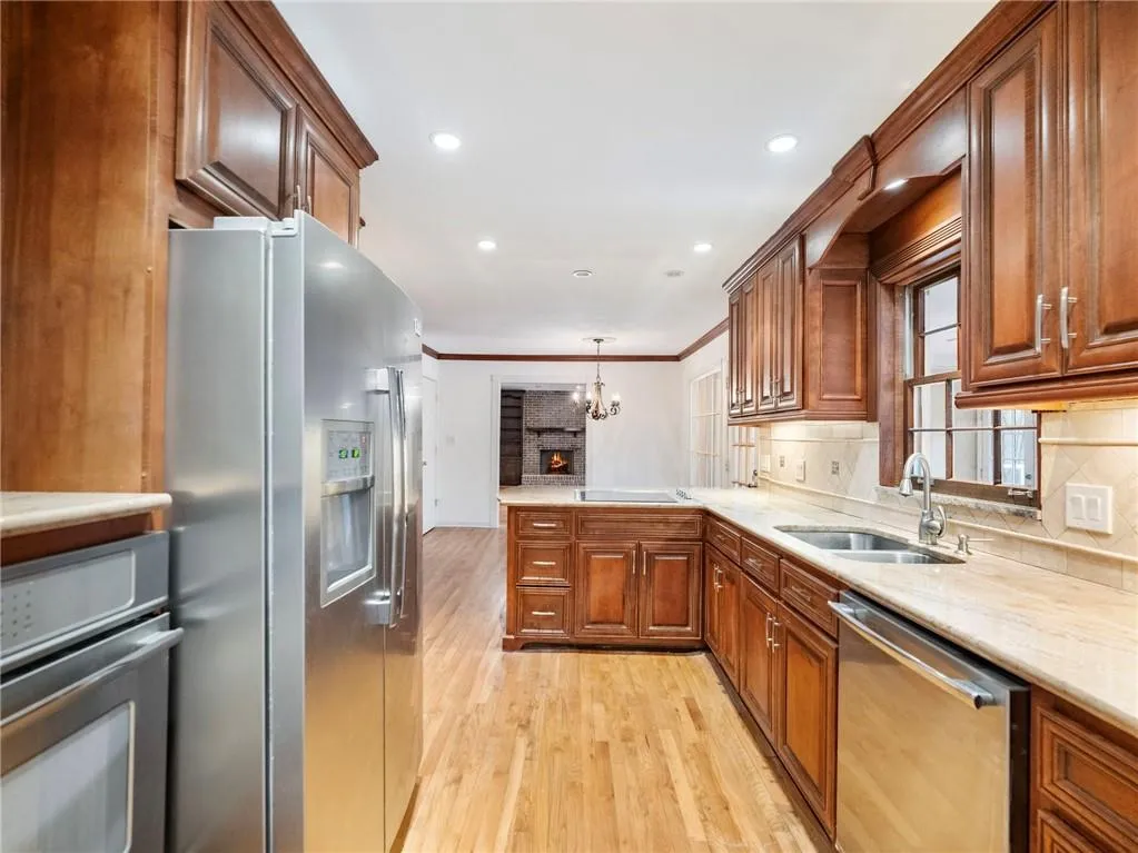 955 Landmark Drive, Atlanta, Georgia 30342, 4 Bedrooms Bedrooms, ,3 BathroomsBathrooms,Residential,For Sale,955 Landmark Drive,7719528