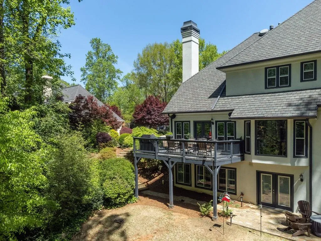 125 Grogans Lake Drive, Sandy Springs, Georgia 30350, 5 Bedrooms Bedrooms, ,4 BathroomsBathrooms,Residential,Sold,125 Grogans Lake Drive,7035764