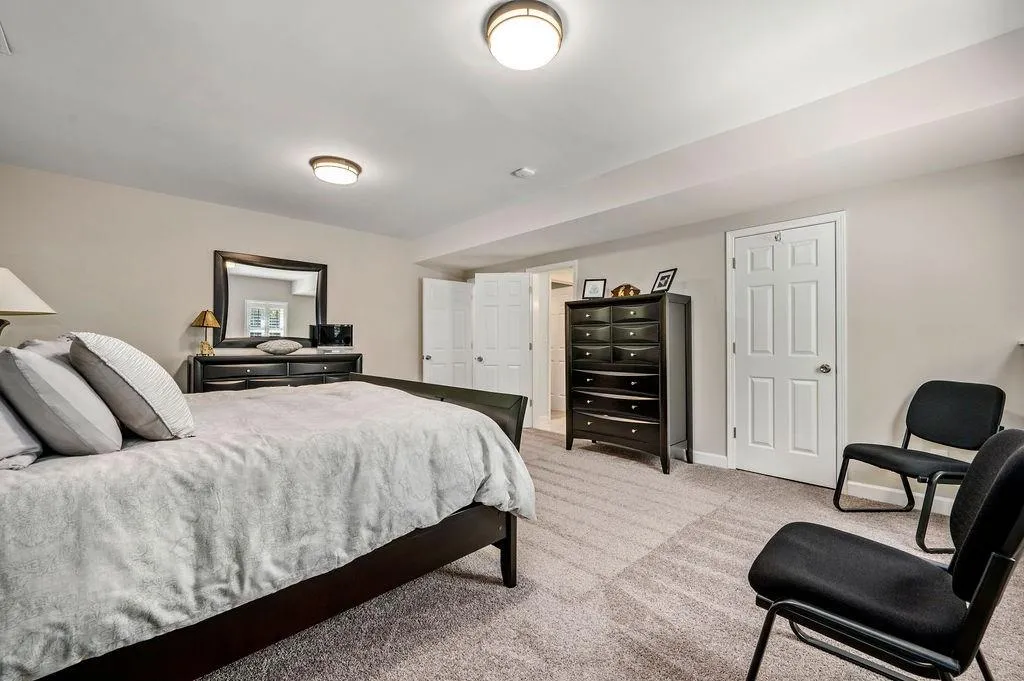 125 Grogans Lake Drive, Sandy Springs, Georgia 30350, 5 Bedrooms Bedrooms, ,4 BathroomsBathrooms,Residential,Sold,125 Grogans Lake Drive,7035764