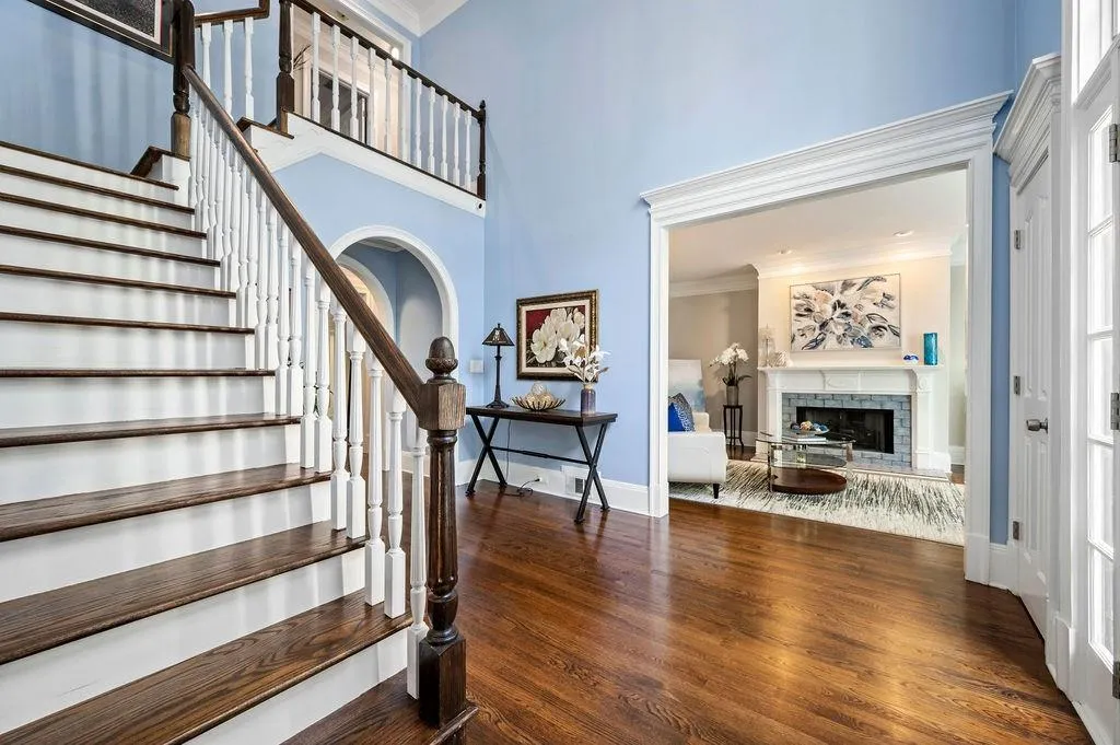 125 Grogans Lake Drive, Sandy Springs, Georgia 30350, 5 Bedrooms Bedrooms, ,4 BathroomsBathrooms,Residential,Sold,125 Grogans Lake Drive,7035764