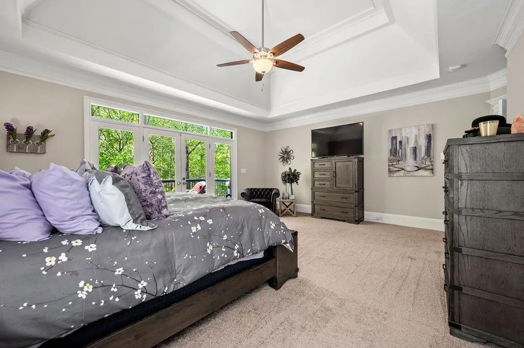 125 Grogans Lake Drive, Sandy Springs, Georgia 30350, 5 Bedrooms Bedrooms, ,4 BathroomsBathrooms,Residential,Sold,125 Grogans Lake Drive,7035764
