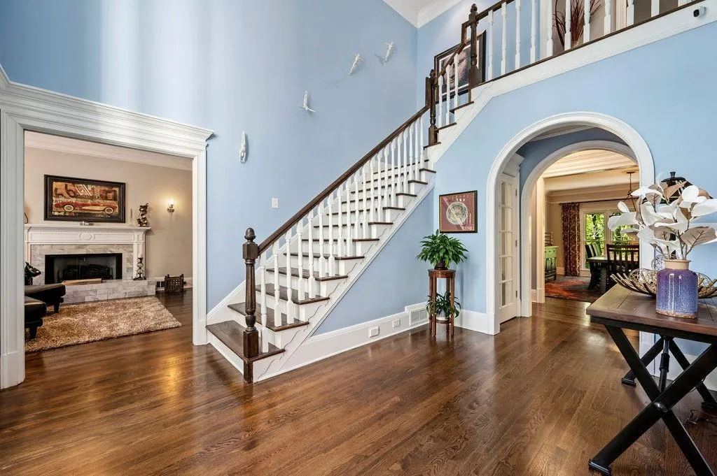 125 Grogans Lake Drive, Sandy Springs, Georgia 30350, 5 Bedrooms Bedrooms, ,4 BathroomsBathrooms,Residential,Sold,125 Grogans Lake Drive,7035764