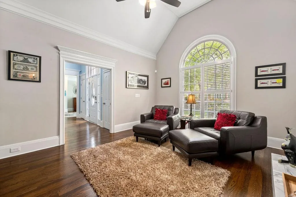 125 Grogans Lake Drive, Sandy Springs, Georgia 30350, 5 Bedrooms Bedrooms, ,4 BathroomsBathrooms,Residential,Sold,125 Grogans Lake Drive,7035764