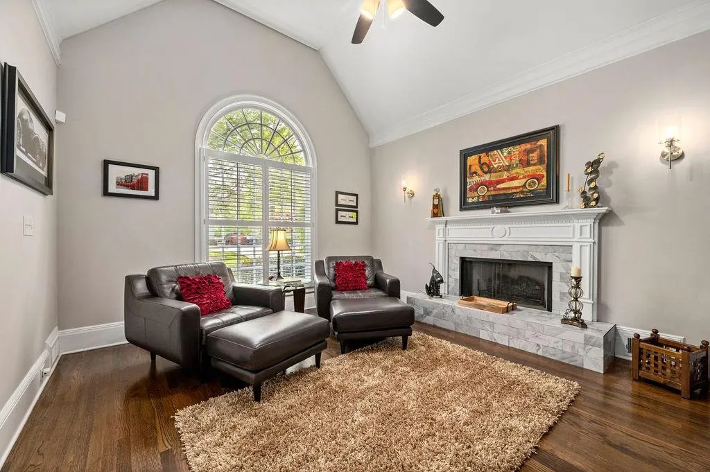 125 Grogans Lake Drive, Sandy Springs, Georgia 30350, 5 Bedrooms Bedrooms, ,4 BathroomsBathrooms,Residential,Sold,125 Grogans Lake Drive,7035764
