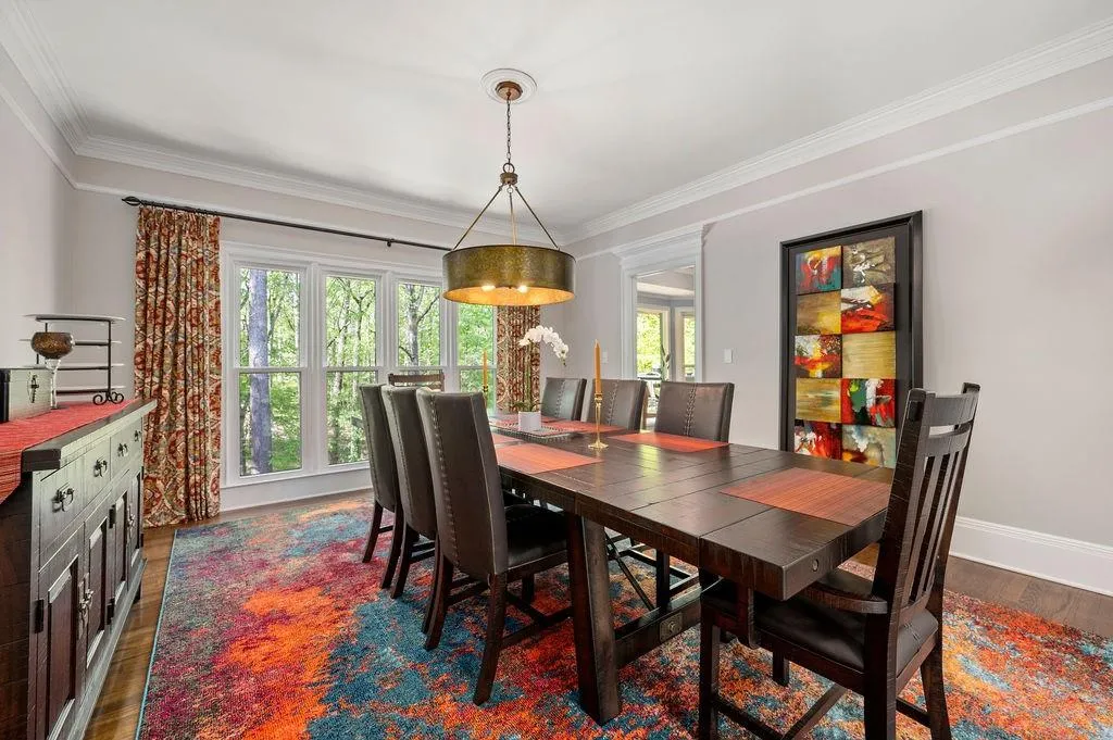 125 Grogans Lake Drive, Sandy Springs, Georgia 30350, 5 Bedrooms Bedrooms, ,4 BathroomsBathrooms,Residential,Sold,125 Grogans Lake Drive,7035764